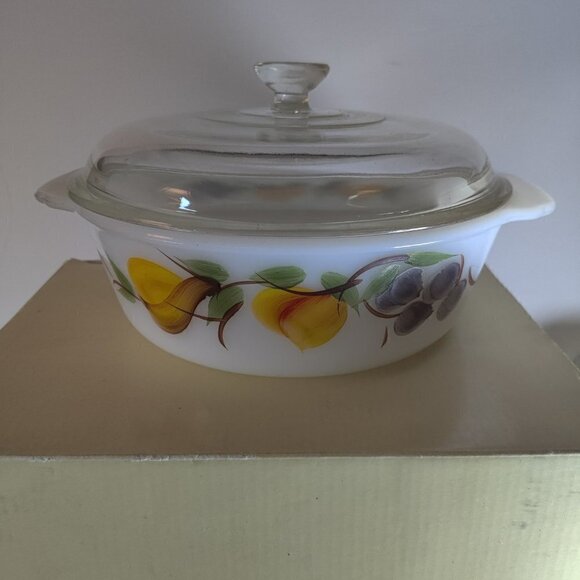 1.5 Qt Fire King Casserole Dish with lid. - Picture 5 of 5